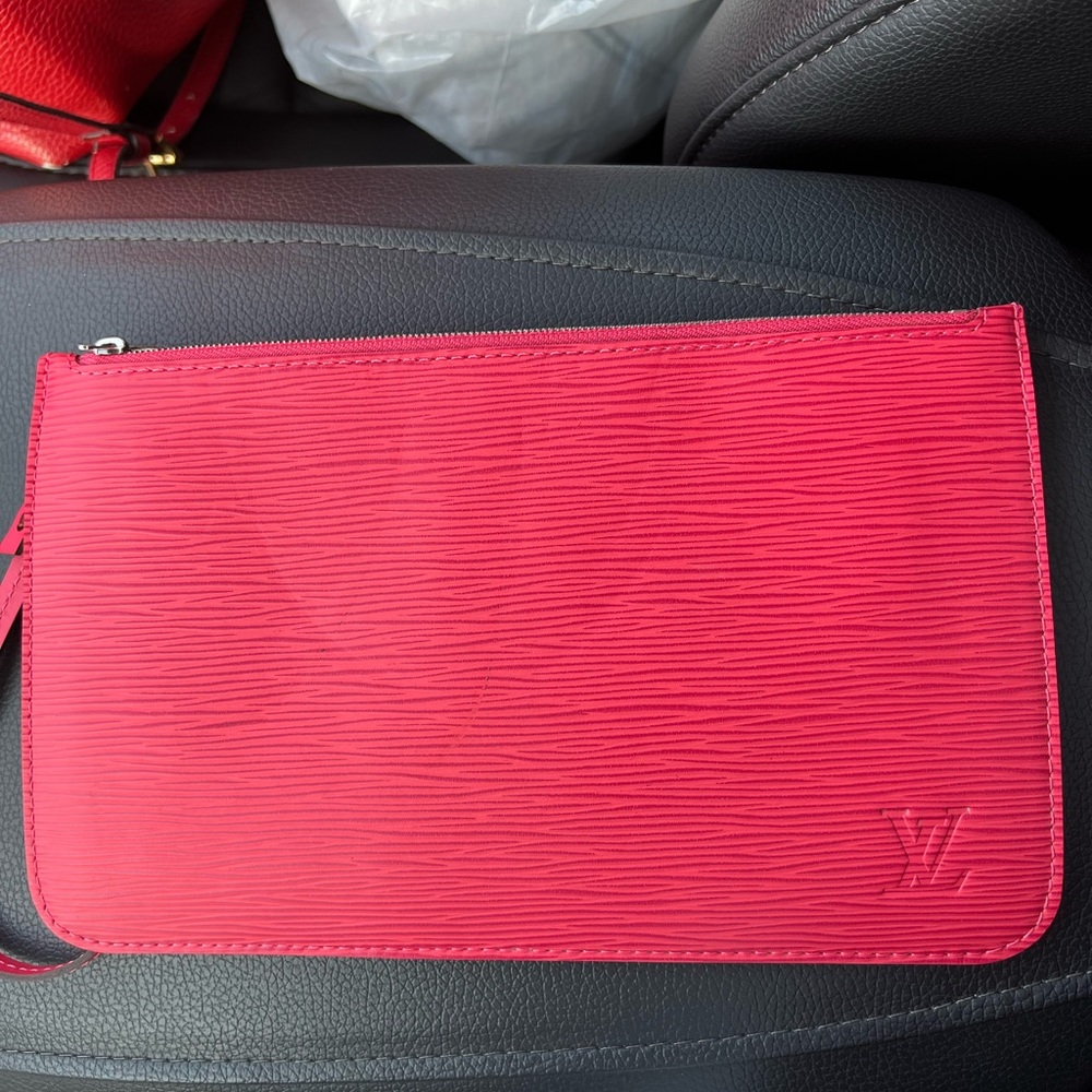 Louis Vuitton Neverfull Pochette Cluth Pouch Soft Red
